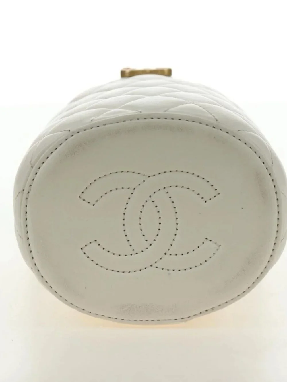 CHANEL Chain Matelasse Shoulder Bag Lamb Skin White Gold CC Auth BA13318M